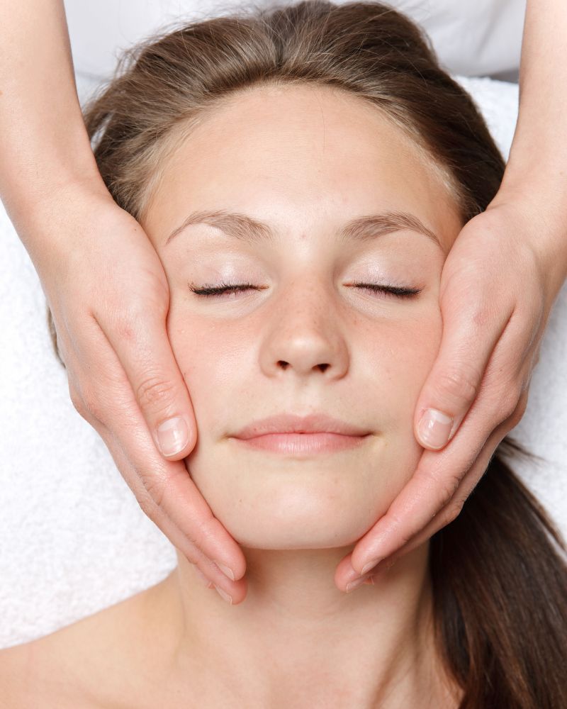 Unwind treatment in Llandudno at HUSH Therapies combining bamboo massage with a relaxing facial